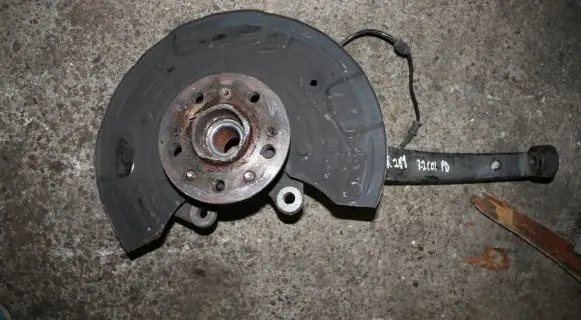 Mercedes-Benz R W251 Front wheel hub