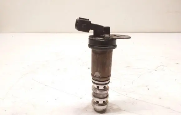 BMW 3 E90 E91 Camshaft vanos timing valve 7584115
