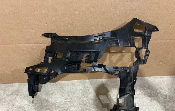 Mercedes-Benz E AMG W213 Front bumper mounting bracket A2138857104