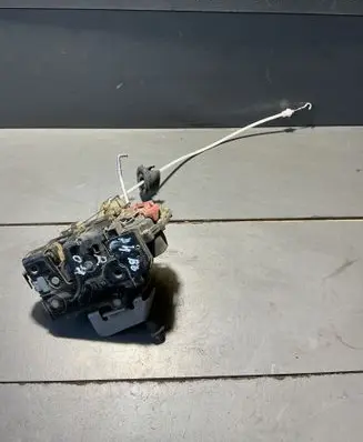 Audi A4 S4 B6 8E 8H Front door lock 8e1837016c