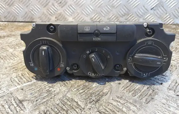 Volkswagen PASSAT B6 Climate control unit