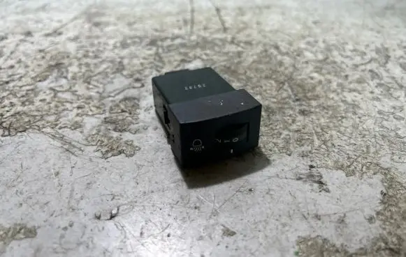 KIA Sorento Headlight level height control switch 3410017M01