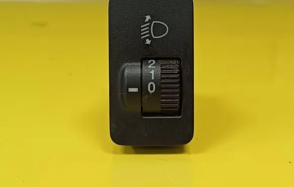 Honda FR-V Headlight level height control switch M20010