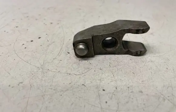 Volkswagen PASSAT B5 Fuel Injector clamp holder