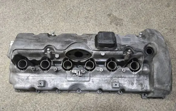 BMW 5 E60 E61 Rocker cam cover 7548275