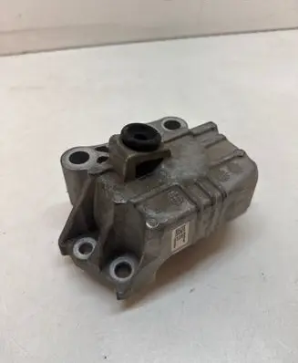 Jeep Compass Gearbox mount P68253002AE 00534803880 08620