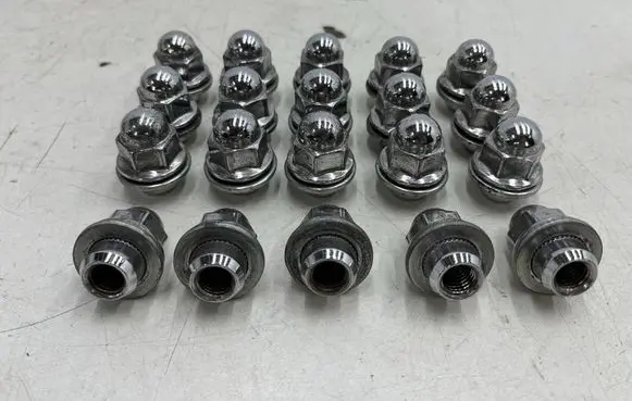 Mazda 3 III Nuts/bolts 