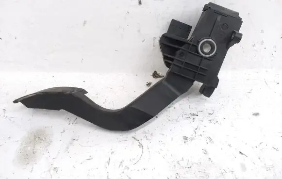 Peugeot Boxer Accelerator throttle pedal 013744360800B