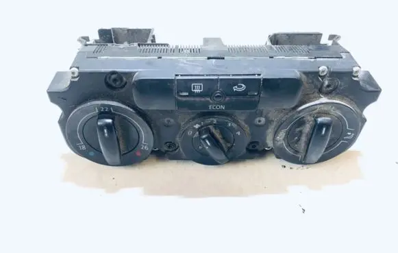 Volkswagen PASSAT B6 Climate control unit