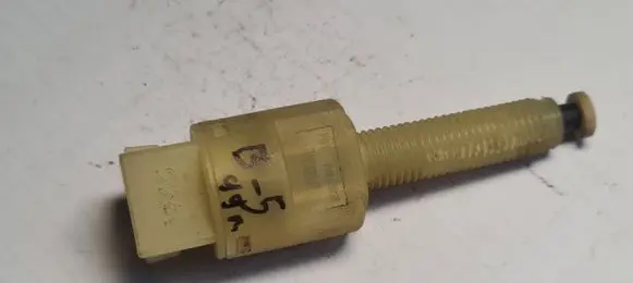 Volkswagen PASSAT B5 Brake pedal sensor switch 4A0945515A