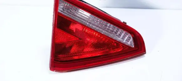 Audi A5 8T 8F Tailgate rear/tail lights 8T0945093