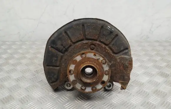 Volkswagen PASSAT B6 Front wheel hub