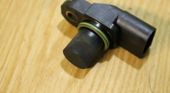 BMW 5 E60 E61 Camshaft position sensor 7792256