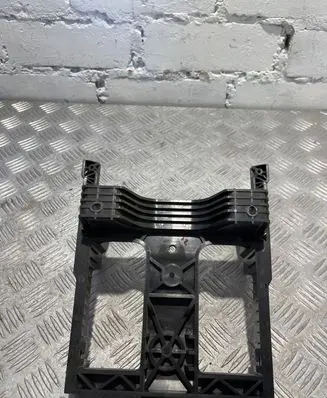 Cup holder front