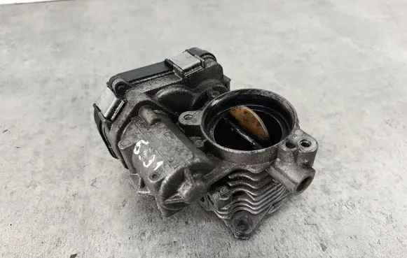 Opel Zafira B Throttle body valve 