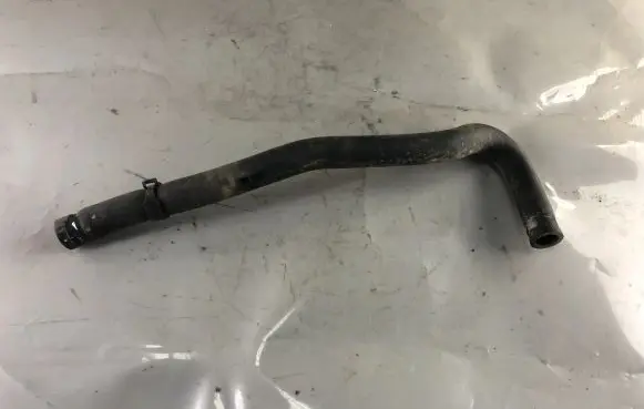 Nissan Patrol Y61 Engine coolant pipe/hose