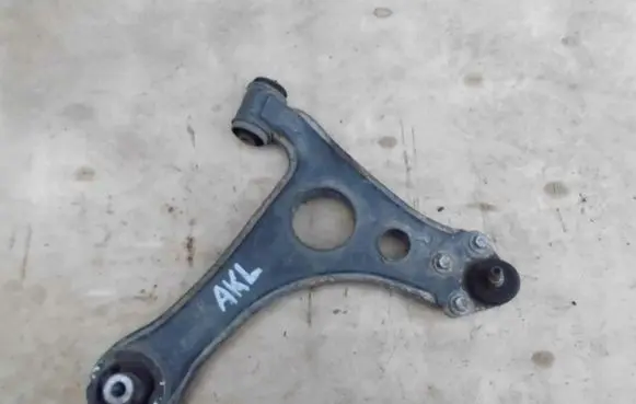 Mercedes-Benz A W169 Front lower control arm/wishbone 65566556