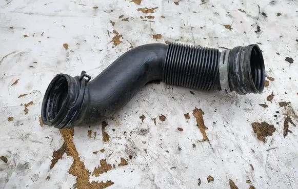 Volkswagen Caddy Air intake hose/pipe 1K0129684A
