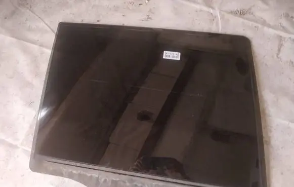 Rear door window glass