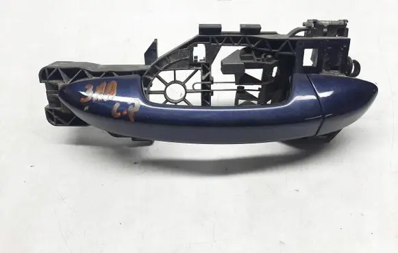 Volkswagen PASSAT B7 Front door handle cover 