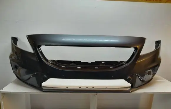 Volvo V40 Front bumper 31347085 39823994