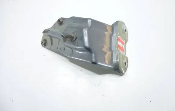 Volkswagen Golf Plus Fender mounting bracket 5M0821135
