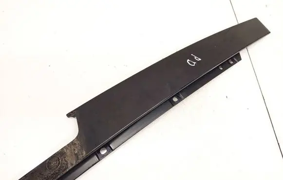 Audi A4 S4 B8 8K Front door glass trim molding 8K0837902M