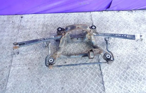 BMW 3 E46 Rear axle beam 