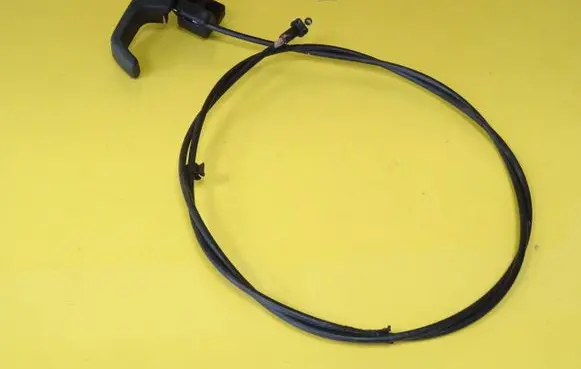 Volkswagen PASSAT B4 Engine bonnet/hood lock release cable 357823533 357823531