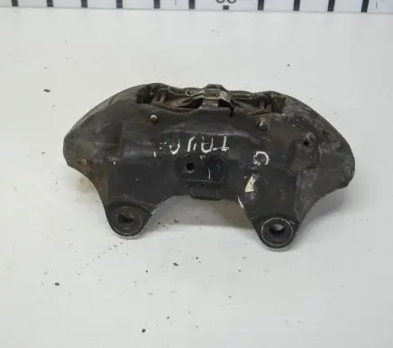Volkswagen Touareg I Front brake caliper PUSENEAISKI