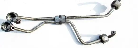 Volvo S60 Fuel injector supply line/pipe 