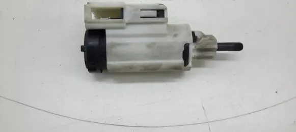 Audi A4 S4 B6 8E 8H Brake pedal sensor switch 8E0927189B 19322005