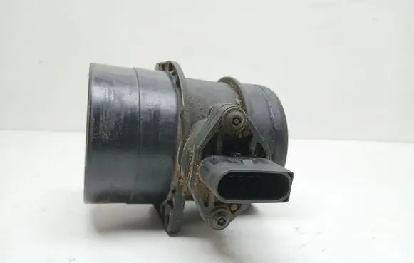 Volkswagen PASSAT B5.5 Mass air flow meter 0281002461