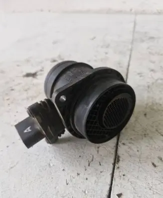Volkswagen PASSAT B6 Mass air flow meter 0281002531 038906461B