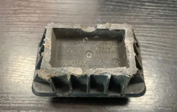 BMW X3 F25 Jacking socket point 7189259