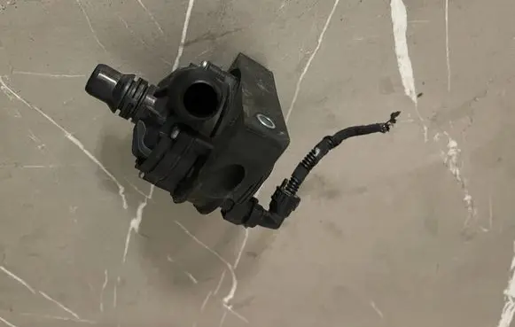 Mini Cooper Countryman R60 Water pump 9470972