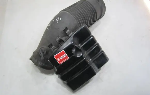 Audi A6 S6 C6 4F Air intake duct part 06E129629B