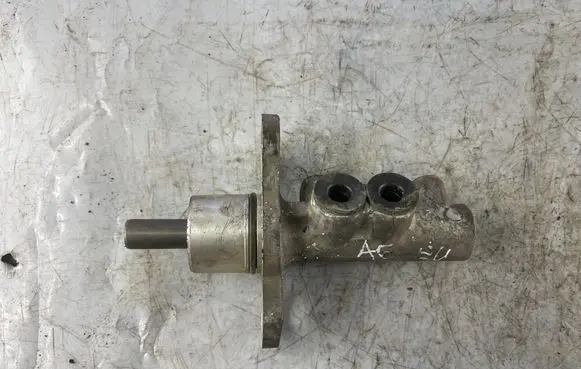 Audi A6 S6 C5 4B Master brake cylinder