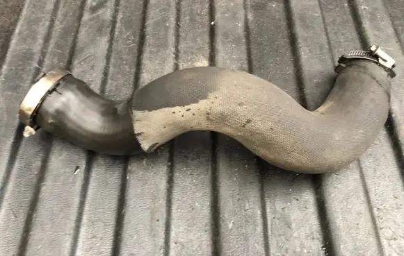 Intercooler hose/pipe