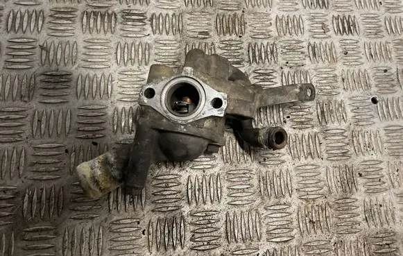 Mitsubishi Pajero Thermostat 