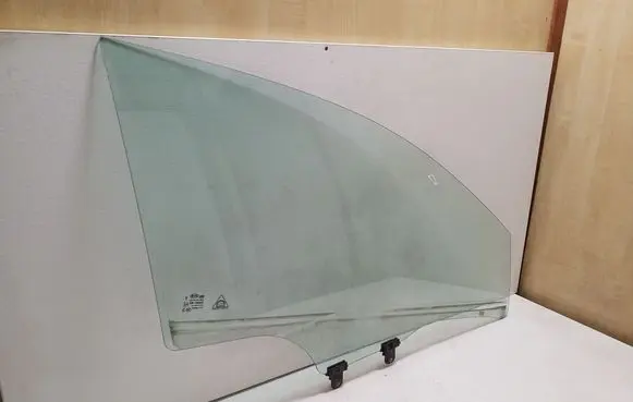 KIA Stonic Front door window glass four-door 