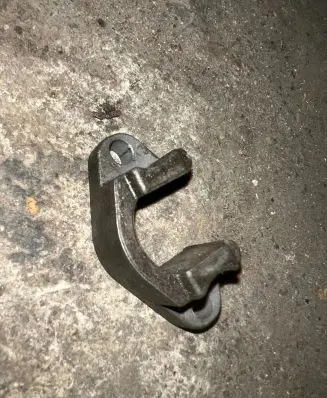 BMW 5 E39 Fuel Injector clamp holder 13537787215
