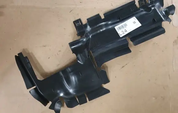 Audi A4 S4 B9 Intercooler air guide/duct channel 8W0121823AM