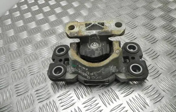 Volvo XC60 Engine mount bracket 8G9M7M121CA00 VD15481