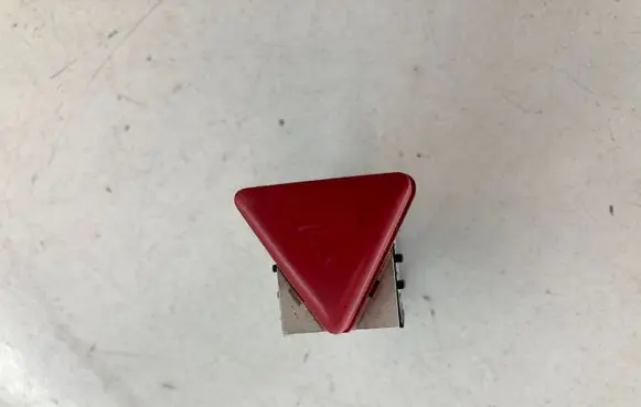Volkswagen Golf V Hazard light switch