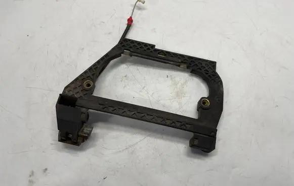 BMW 5 E39 Rear door exterior handle/bracket 8236645 51228236645