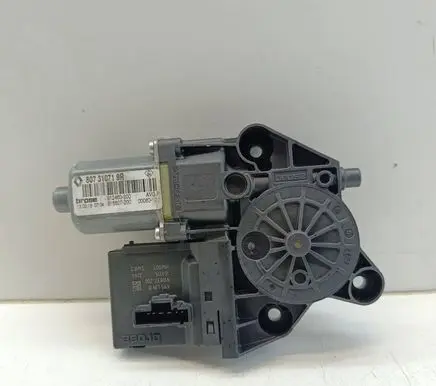 Renault Megane III Front door window regulator motor 807310719R