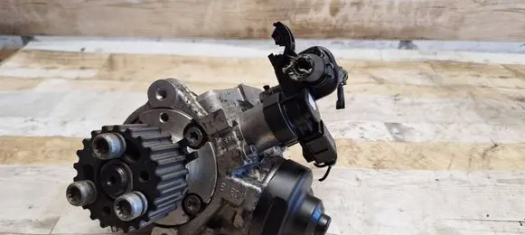 Skoda Superb B6 (3T) Fuel injection high pressure pump 0445010514 03L130755D 08280910