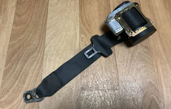 Mercedes-Benz A W168 Rear seatbelt 566185121