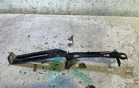 Battery bracket